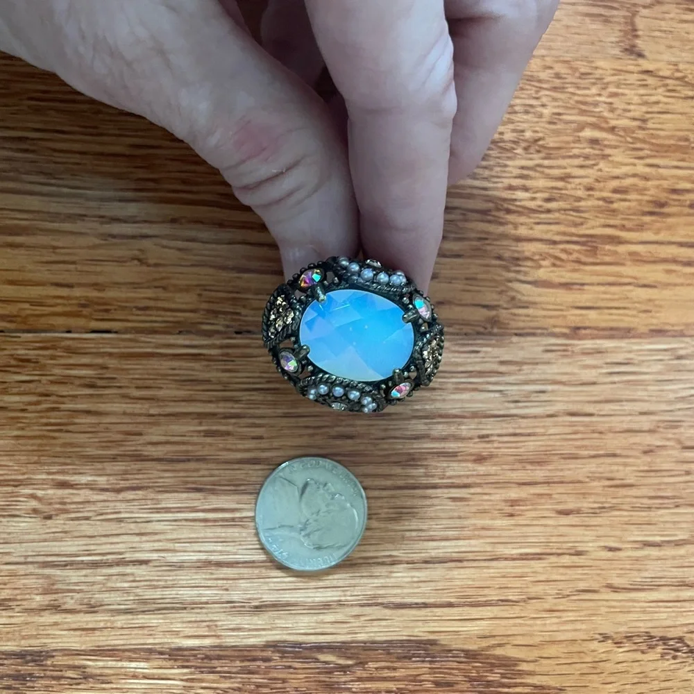 🌟SALE🌟Vintage Avon’s Mark Faux Opal Romantic Statement Ring! Size approx 7.5-8. - Picture 10 of 11